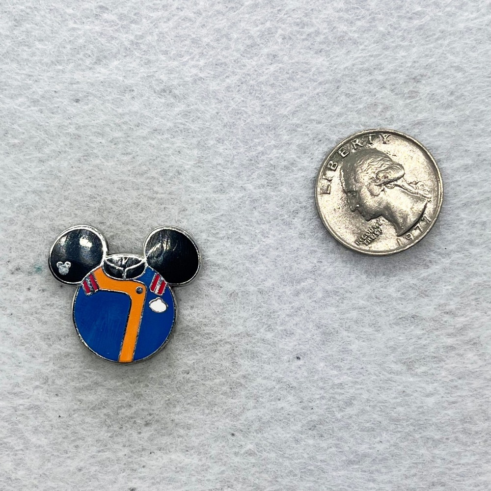 🔮 5/$25 Disney Hollywood Studios Cast Member Costumes Star Tours Pin - Picture 2 of 3